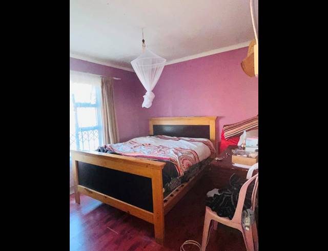 2 BEDROOM HOUSE FOR SALE IN IKWEZI PARK